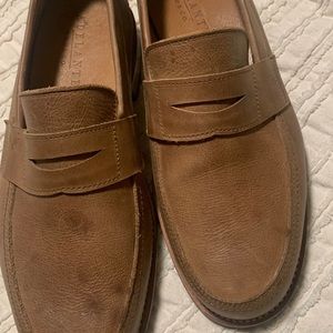 Men Adelante sz 9 as is stain on right shoe as shown